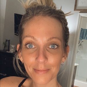 Meet your Posher, Linzi